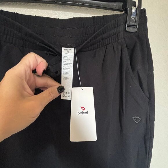 Baleaf black workout pants w/ pockets & drawstrings at ankles, new with tags - Picture 5 of 6